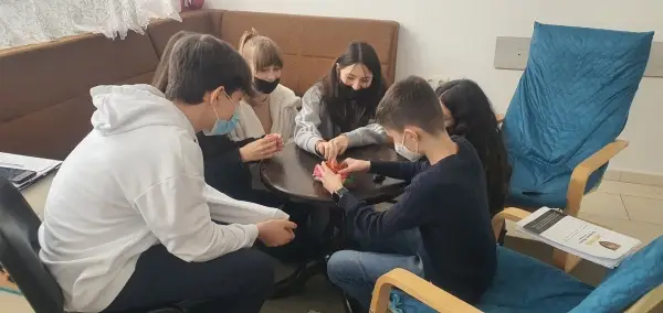 Nu căutăm perfecțiune în relații, căutăm oameni cărora sa sa le pese de noi!