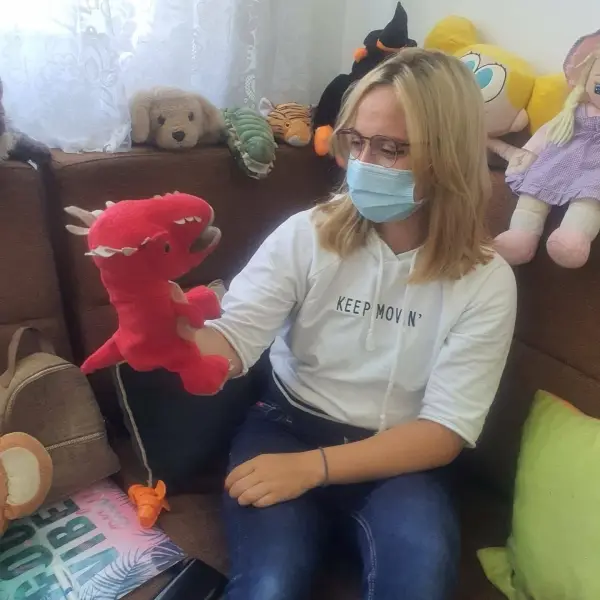 Iata cum am dezbătut tema relatiilor sociale, alături de adolescenții fericiti (echipa 11).