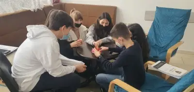 Nu căutăm perfecțiune în relații, căutăm oameni cărora sa sa le pese de noi!